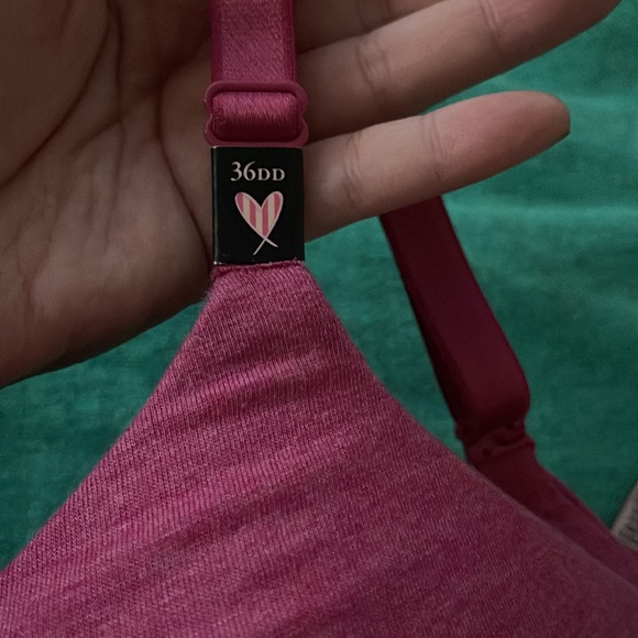 New Victoria’s Secret bra size 36DD. Only tried on. Comfortable, no underwire. - Picture 5 of 5